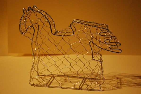 Metaalfiguren Buxusfiguren en gaasfiguren Gaasfiguur Beer 3D middel groen Gaasfiguur Paard klein  (GF32 Paard klein)