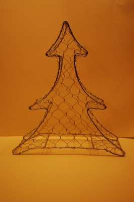 Metaalfiguren Buxusfiguren en gaasfiguren Gaasfiguur Pyramide 3D groen Gaasfiguur Kerstboom  (GF30 Kerstboom)