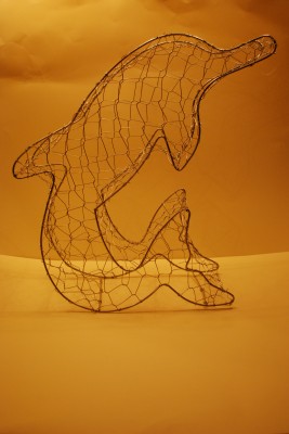 Metaalfiguren Buxusfiguren en gaasfiguren Buxus-motval Gaasfiguur Dolfijn klein  (GF15)