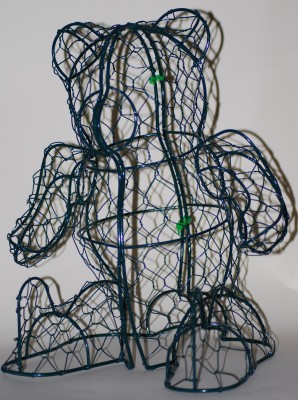 Metaalfiguren Buxusfiguren en gaasfiguren Gaasfiguur Beer 3D middel groen Gaasfiguur Beer 3D middel groen (GF09) Metaalfiguren Buxusfiguren en gaasfiguren Gaasfiguur Beer 3D middel groen Gaasfiguur Beer 3D middel groen (GF09)