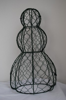 Metaalfiguren Buxusfiguren en gaasfiguren Buxus-motval Gaasfiguur Dame klein  (GF35XS)
